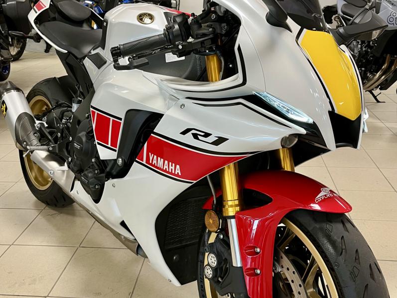 YAMAHA YZF 1000 R1 60TH