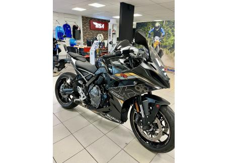 SUZUKI GSX-8R